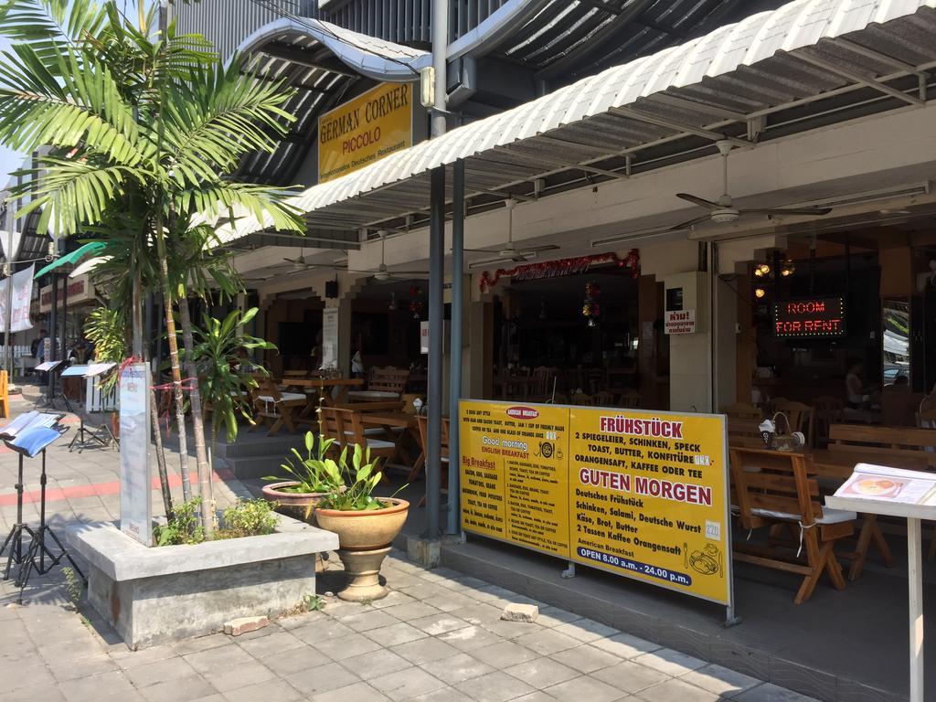 Piccolo Restaurant And Guest House Pattaya Bagian luar foto