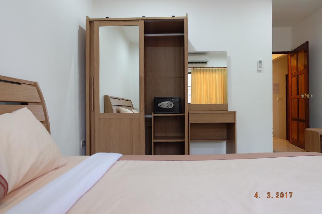 Piccolo Restaurant And Guest House Pattaya Bagian luar foto
