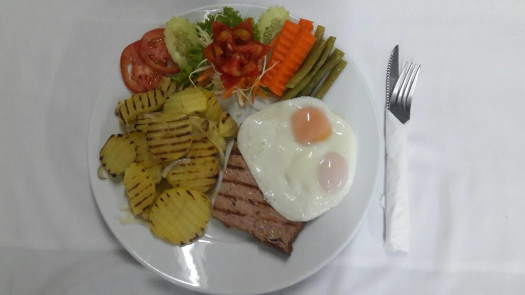 Piccolo Restaurant And Guest House Pattaya Bagian luar foto